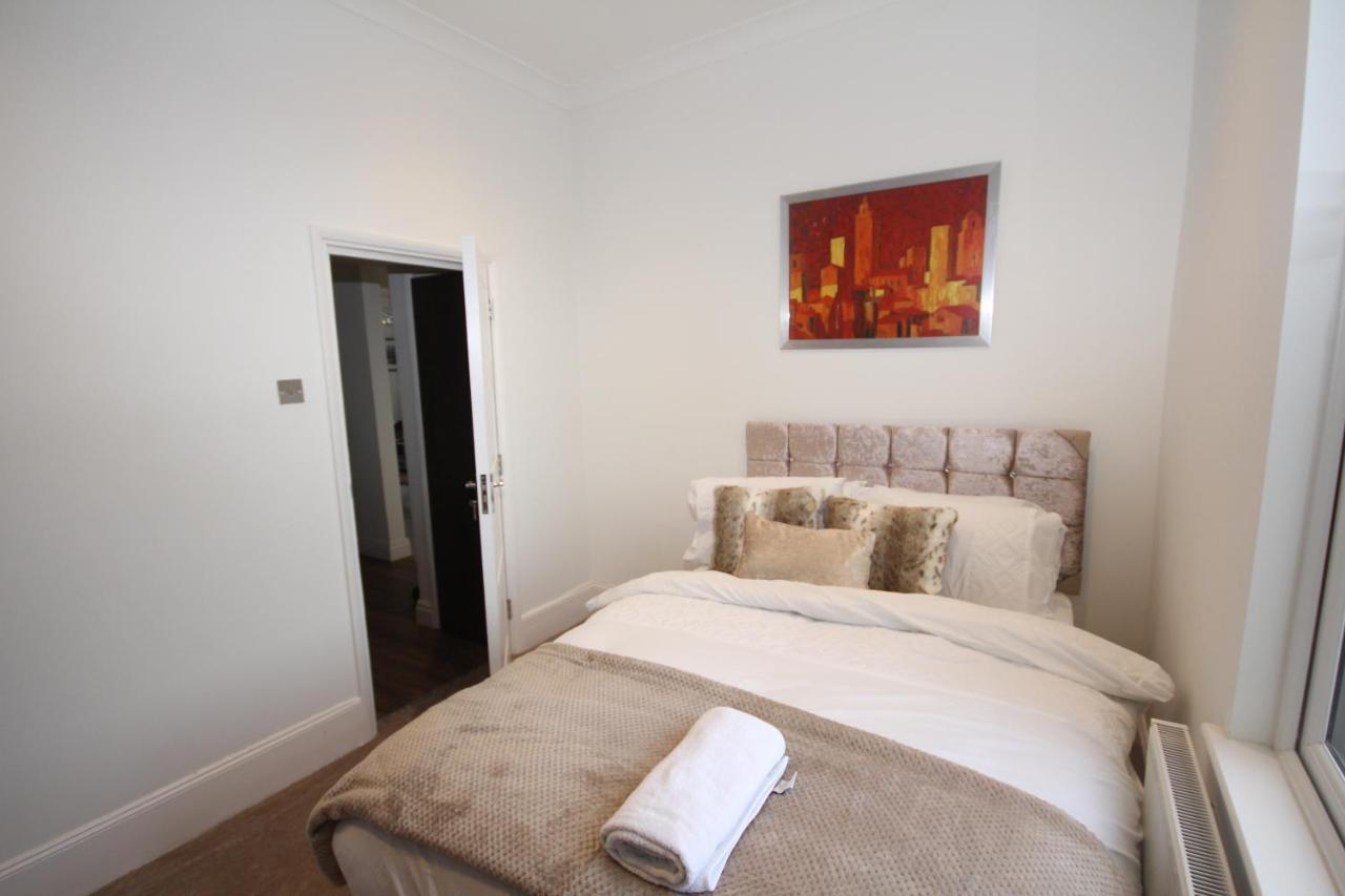 Great West Road Apartments Flat C Londra Exterior foto