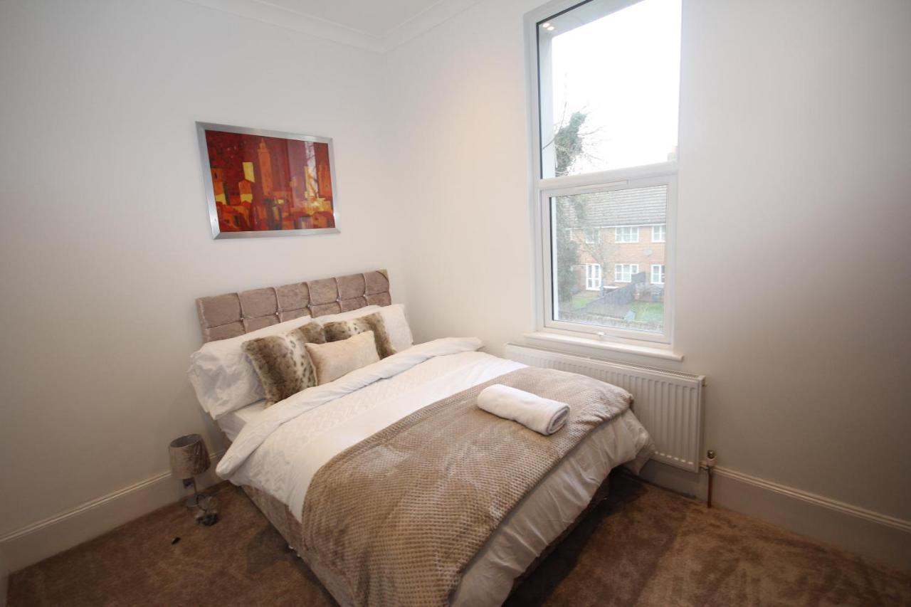 Great West Road Apartments Flat C Londra Exterior foto