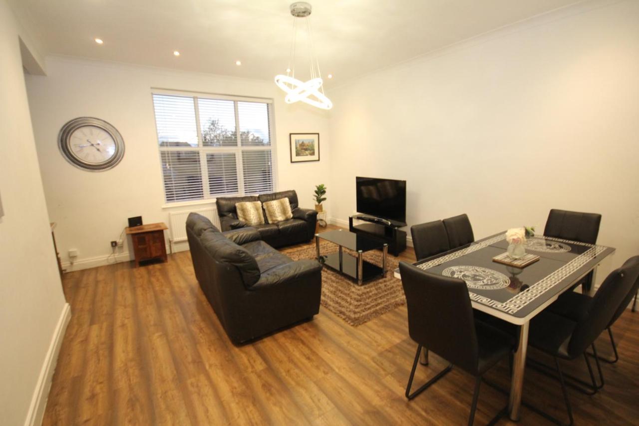 Great West Road Apartments Flat C Londra Exterior foto